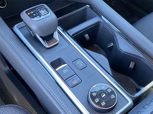 New 2025 Nissan Pathfinder SV image 28