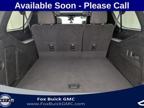 Certified 2023 GMC Yukon XL SLT w/ SLT Premium Package AWD/4WD image 37