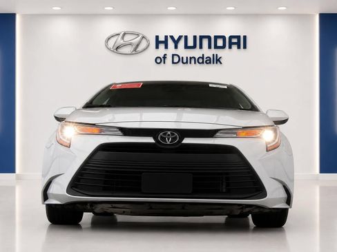 Used 2025 Toyota Corolla LE w/ Convenience Package FWD image 5