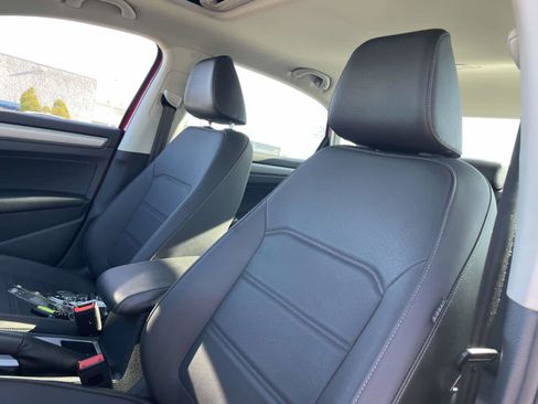 Used 2022 Volkswagen Passat 2.0T SE image 10