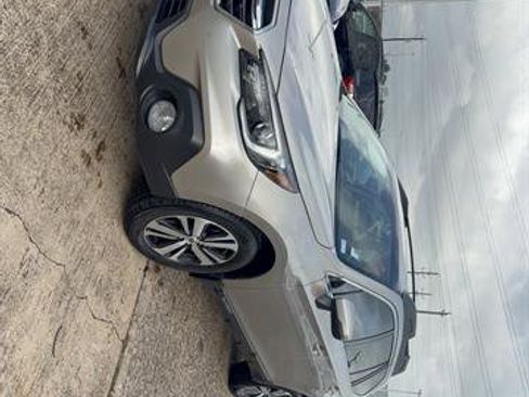 Used 2019 Subaru Outback 2.5i Limited w/ Popular Package #2 AWD/4WD image 6