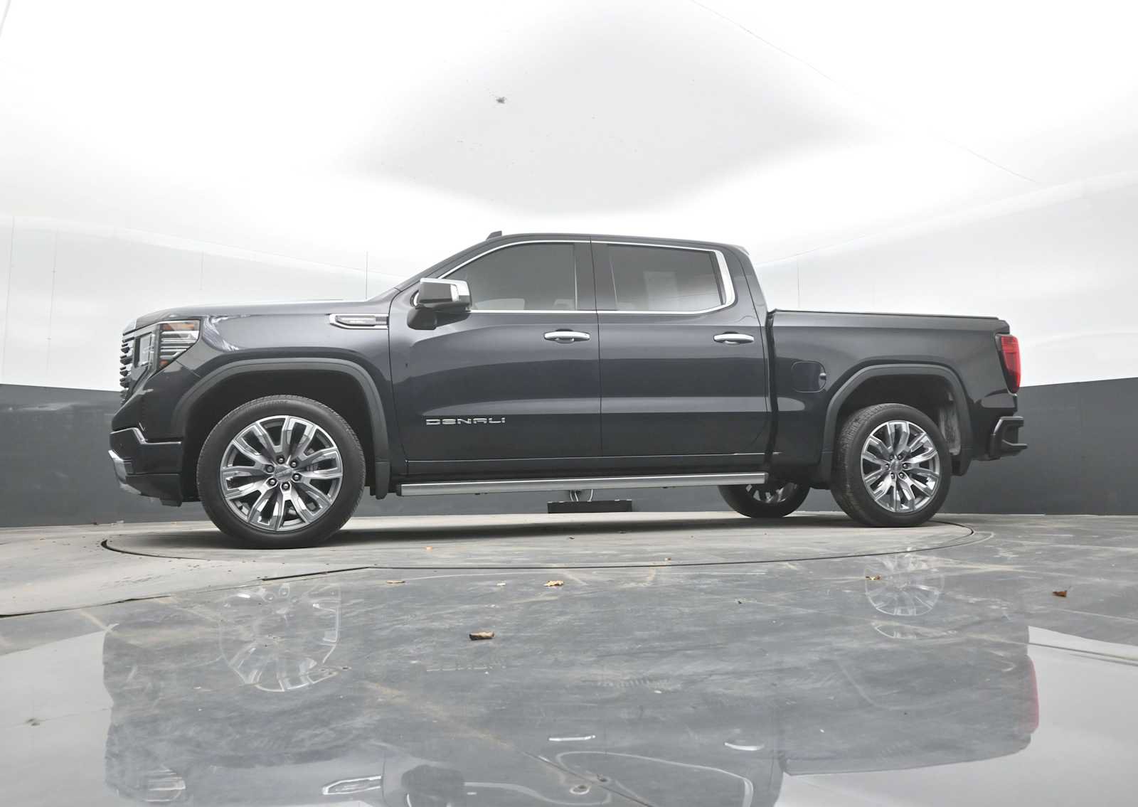 Used 2023 GMC Sierra 1500 Denali w/ Denali Reserve Package AWD/4WD image 25
