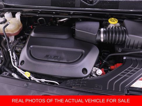 Used 2022 Chrysler Pacifica Limited w/ Uconnect Theater Family Group AWD/4WD image 17