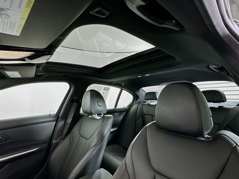 Used 2025 BMW 330i Sedan image 26