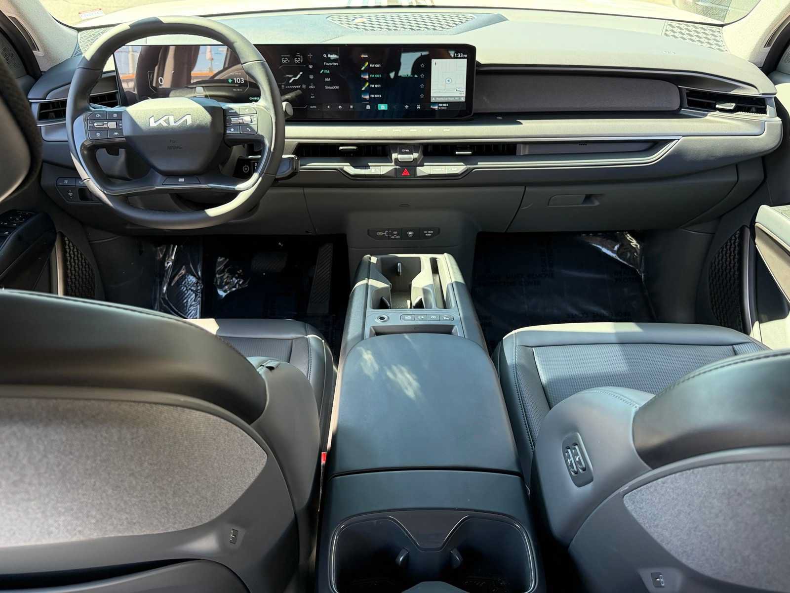 Used 2024 Kia EV9 Light Long Range RWD image 26