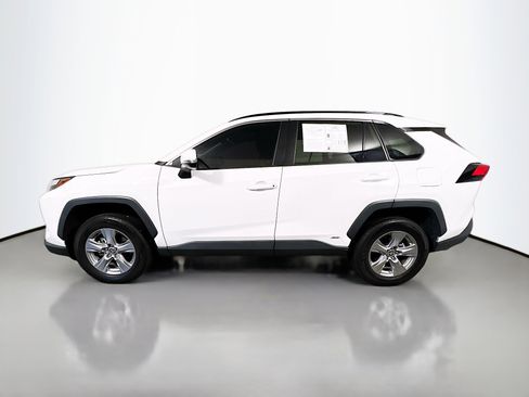 Used 2022 Toyota RAV4 XLE image 9