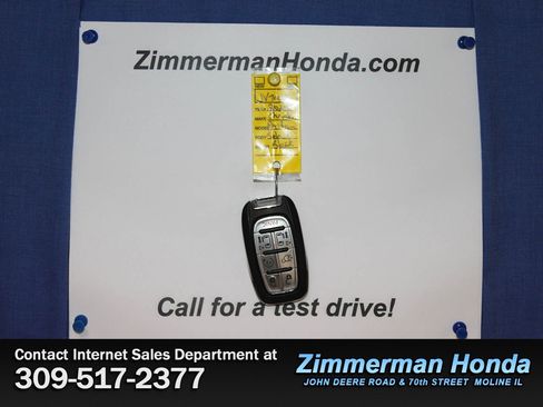 Used 2025 Chrysler Pacifica Select image 27