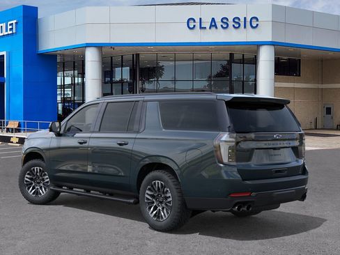 New 2026 Chevrolet Suburban Z71 image 3