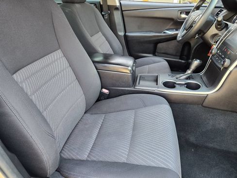 Used 2017 Toyota Camry LE FWD image 9