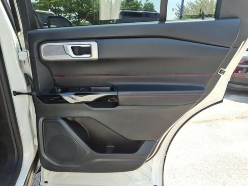 Certified 2022 Ford Explorer ST-Line w/ Class IV Trailer Tow Package AWD/4WD image 33