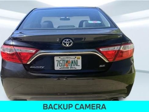 Used 2017 Toyota Camry SE FWD image 5