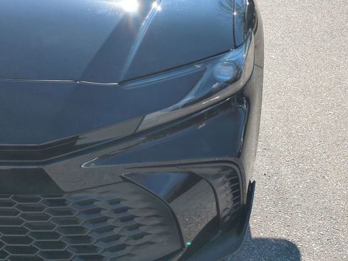 Used 2025 Toyota Camry SE image 10