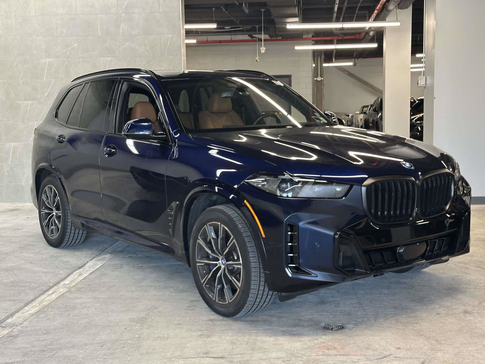 Used 2024 BMW X5 xDrive50e w/ M Sport Package AWD/4WD image 7