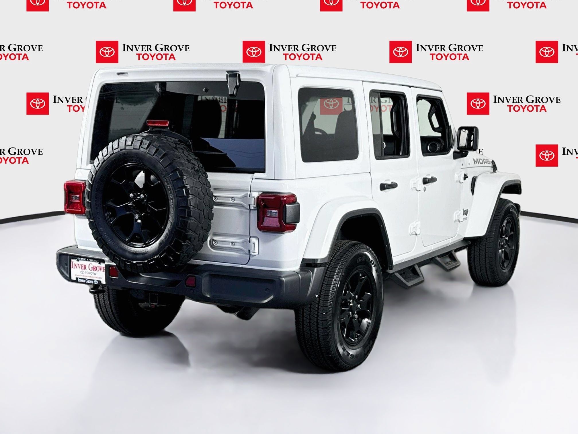 Used 2018 Jeep Wrangler Unlimited Sahara w/ Quick Order Package 24M Moab AWD/4WD image 5