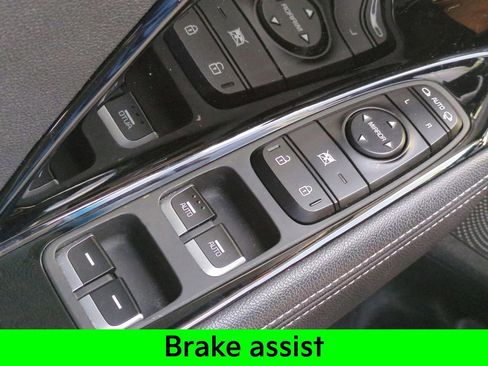 Used 2022 Kia Niro EX Premium image 20