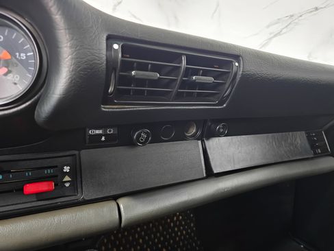 Used 1987 Porsche 911 Carrera RWD image 47