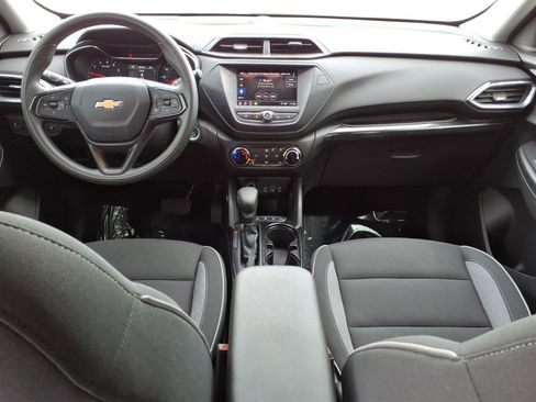 Used 2023 Chevrolet TrailBlazer LT image 11