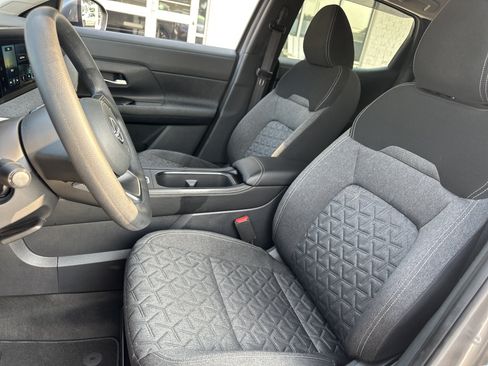 Used 2025 Nissan Kicks SV AWD/4WD image 11