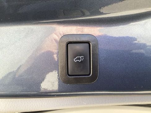 Used 2019 Toyota Highlander Plus image 19