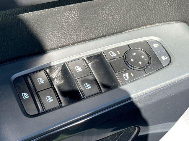 Used 2023 Nissan Pathfinder SV AWD/4WD image 15