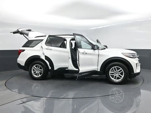 Certified 2025 Ford Explorer Active AWD/4WD image 70