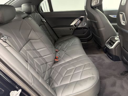 Used 2023 BMW 740i RWD image 29