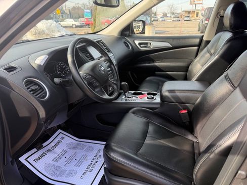Used 2020 Nissan Pathfinder SL image 10
