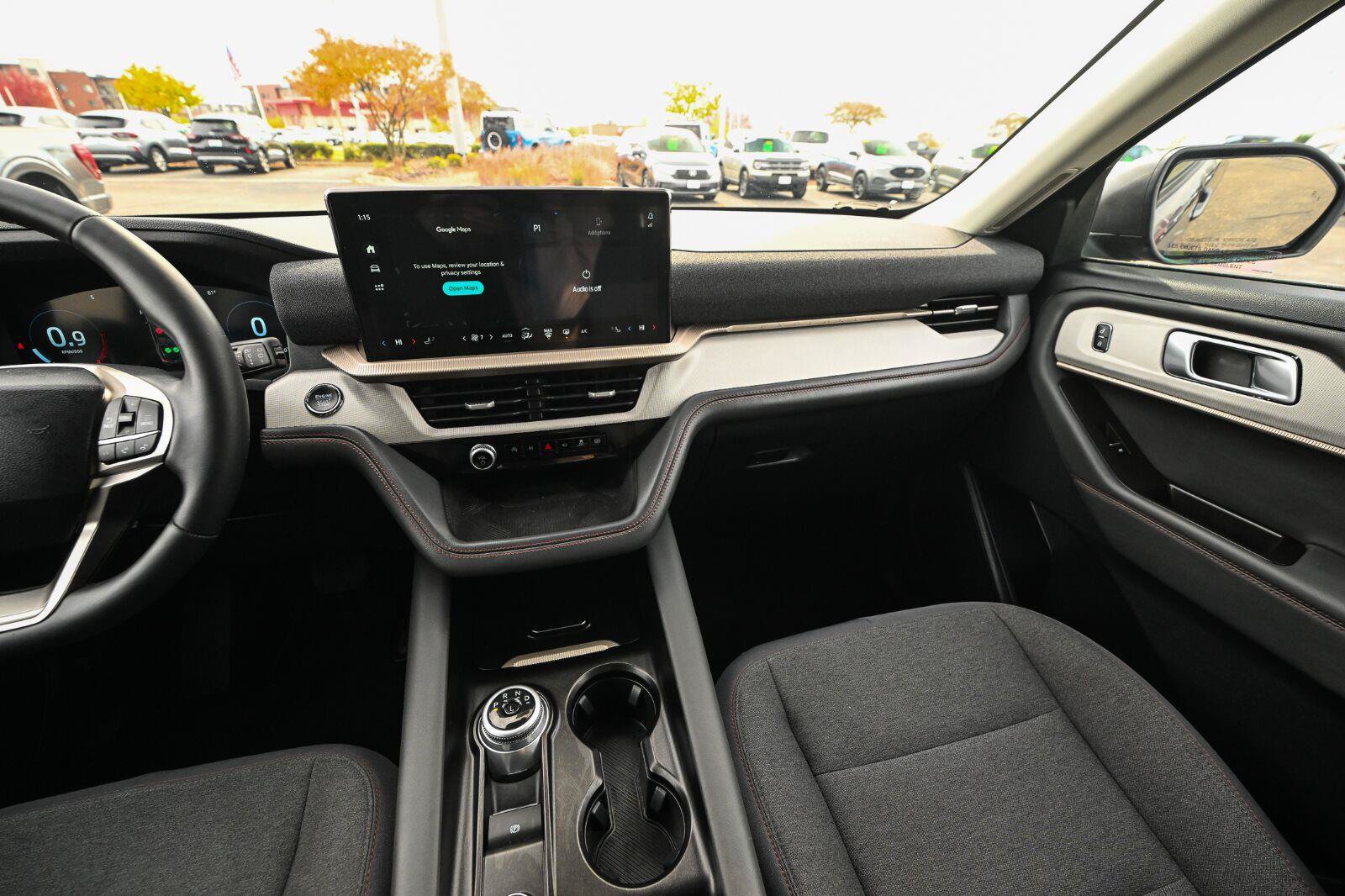 Used 2025 Ford Explorer Active AWD/4WD image 43