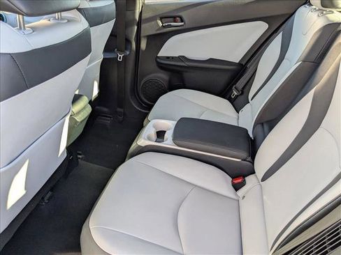 Used 2018 Toyota Prius Prime Premium image 17