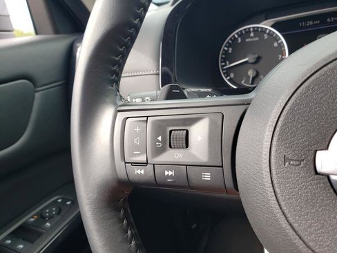 Certified 2025 Nissan Pathfinder SV image 31