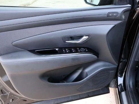 Used 2025 Hyundai Tucson Limited image 16