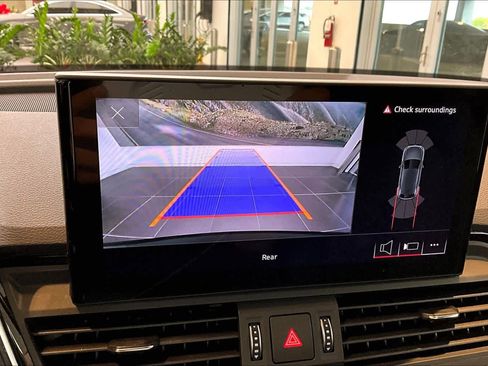 Used 2021 Audi Q5 e Premium w/ Convenience Package image 29