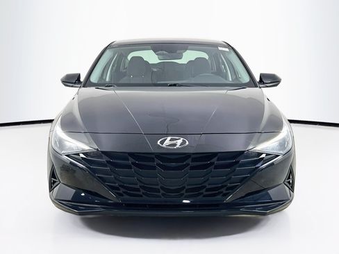 Used 2023 Hyundai Elantra SEL FWD image 2