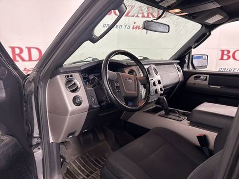 Used 2017 Ford Expedition XLT image 12