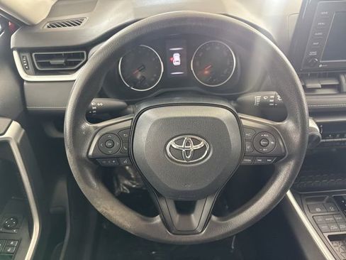 Used 2021 Toyota RAV4 LE AWD/4WD image 29