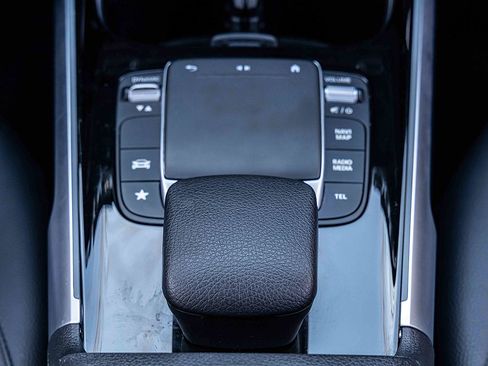 Used 2022 Mercedes-Benz GLB 250 GLB 250 image 14