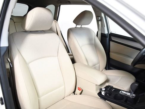 Used 2017 Subaru Outback 2.5i Premium image 20