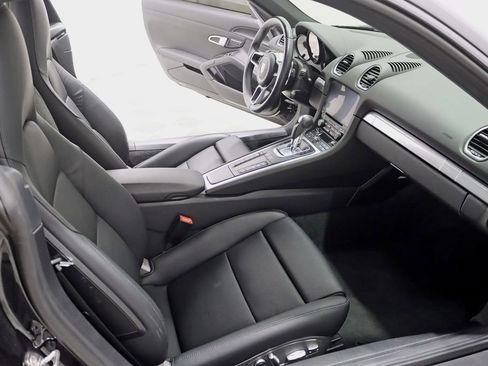 Used 2019 Porsche 718 Cayman RWD image 24