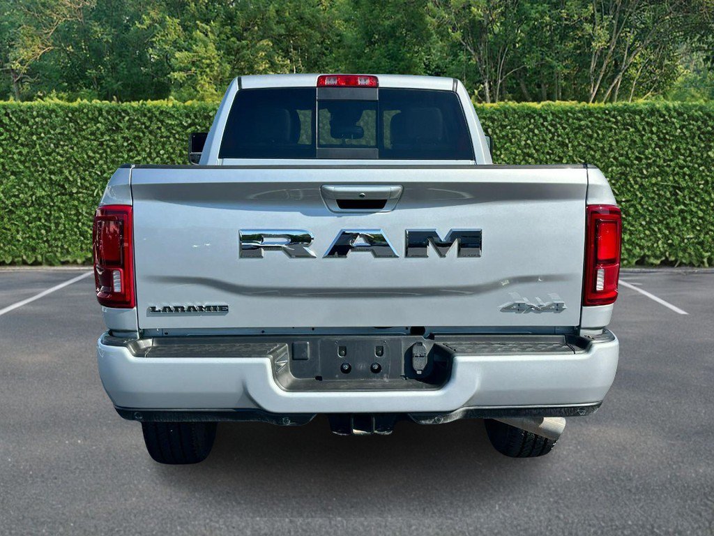 Used 2026 RAM 2500 Laramie AWD/4WD image 4