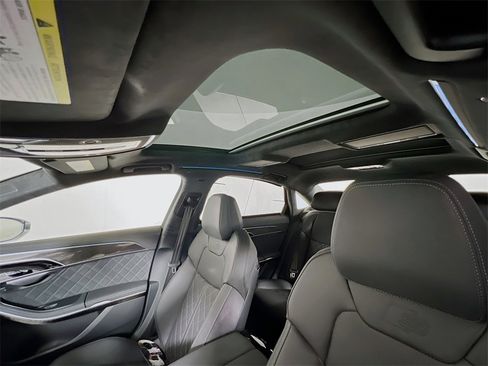 New 2025 Audi S8 4.0T image 14