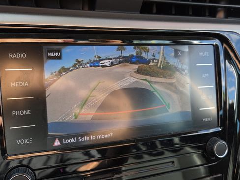 Used 2020 Volkswagen Passat 2.0T SE image 25