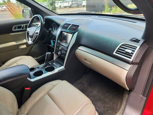 Used 2014 Ford Explorer XLT w/ Equipment Group 202A image 15