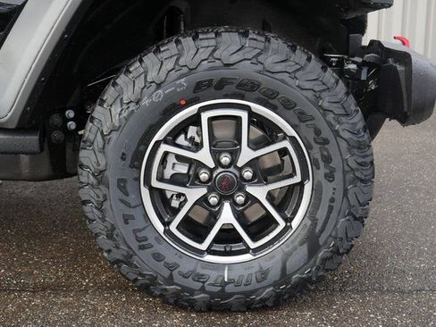 New 2026 Jeep Wrangler Unlimited Rubicon w/ Safety Group AWD/4WD image 15