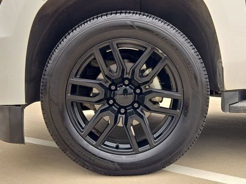 Used 2015 Chevrolet Tahoe LT image 12