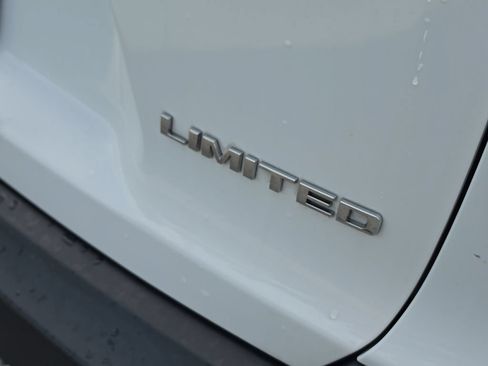 Used 2019 Jeep Cherokee Limited FWD image 6