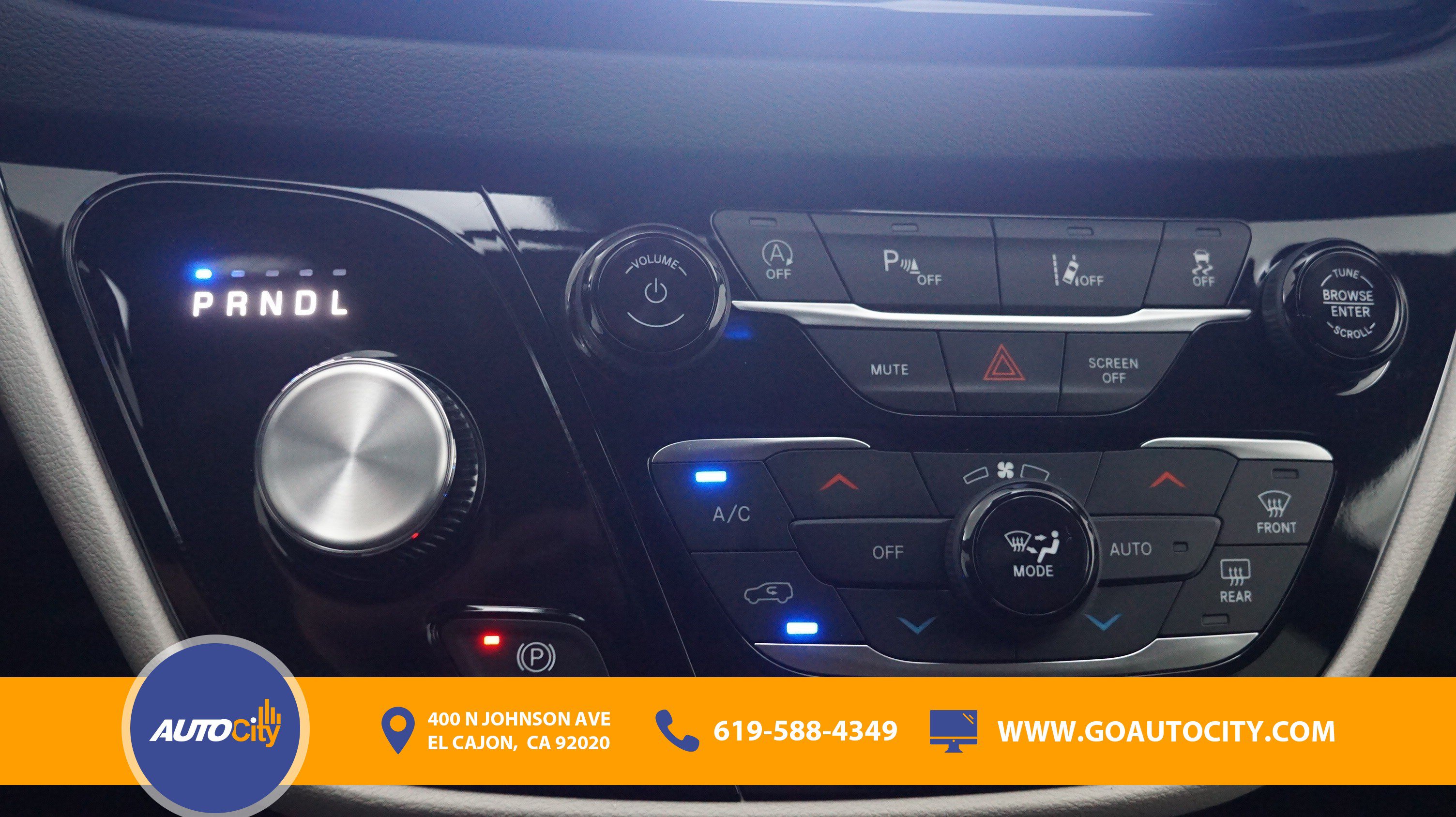Used 2024 Chrysler Pacifica Touring-L FWD image 23
