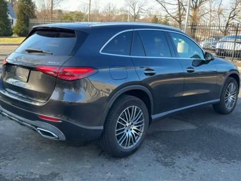 Used 2026 Mercedes-Benz GLC 300 4MATIC image 2