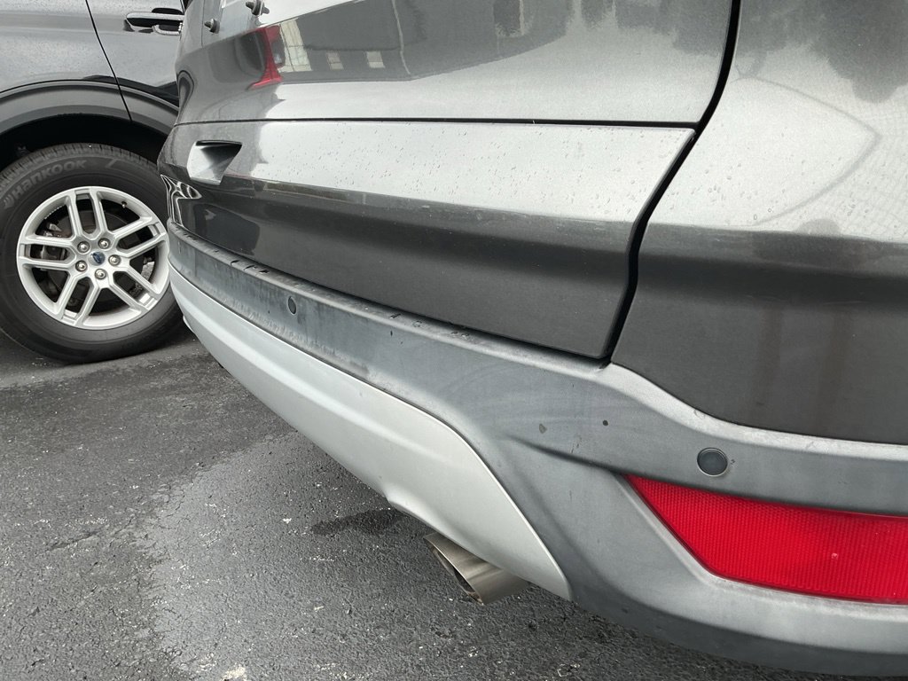 Used 2017 Ford Escape Titanium w/ Equipment Group 301A FWD image 9