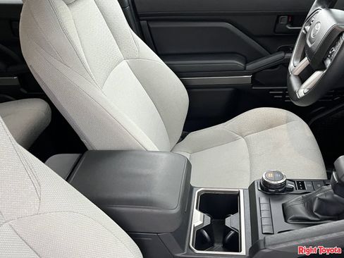 Certified 2025 Toyota 4Runner SR5 AWD/4WD image 14