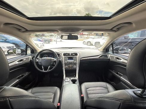 Used 2017 Ford Fusion SE AWD/4WD image 9